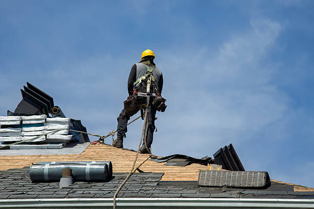 Professional Roofing technician working in Graham, WA